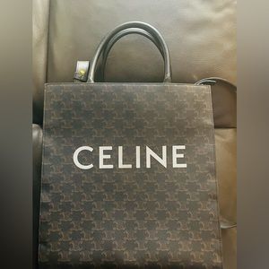 Celine Triomphe Canvas. MEDIUM VERTICAL CABAS TRIOMPHE CANVAS WITH CELINE PRINT
